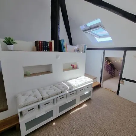 Maison 15 Minutes De Le Refuge Des Contes Holiday home Mareuil-les-Meaux