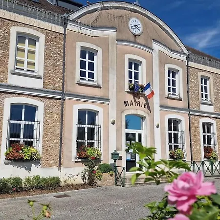 Maison 15 Minutes De Le Refuge Des Contes Holiday home *