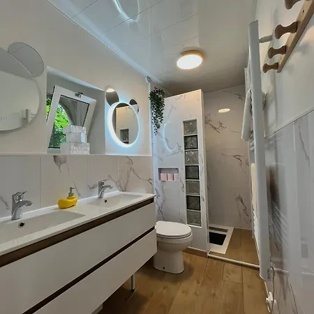 Maison 15 Minutes De Le Refuge Des Contes Prázdninový dům *